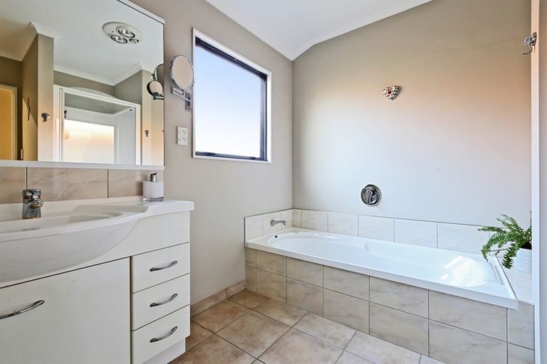 Photo of property in 33 Pembroke Street, Taradale, Napier, 4112