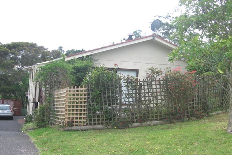 Photo of property in 1/13 Lancelot Place, Glenfield, Auckland, 0629