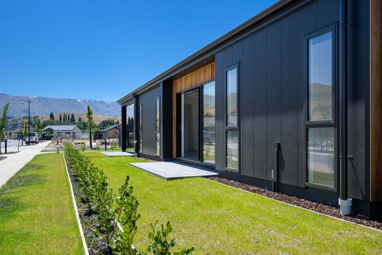 Photo of property in 1 Hadley Place, Cromwell, 9310