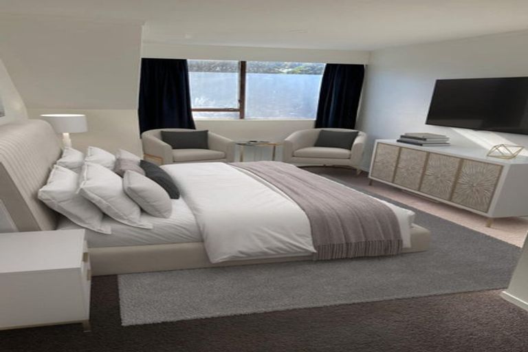 Photo of property in 42 Akaroa Drive, Maupuia, Wellington, 6022