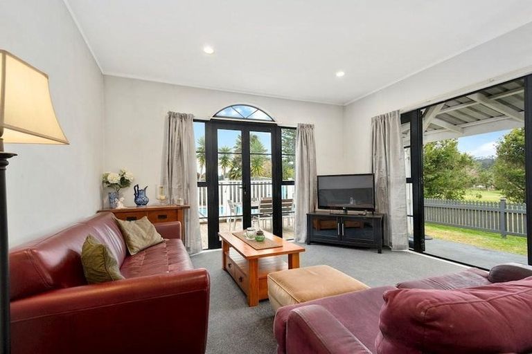 Photo of property in 741a Swanson Road, Swanson, Auckland, 0612