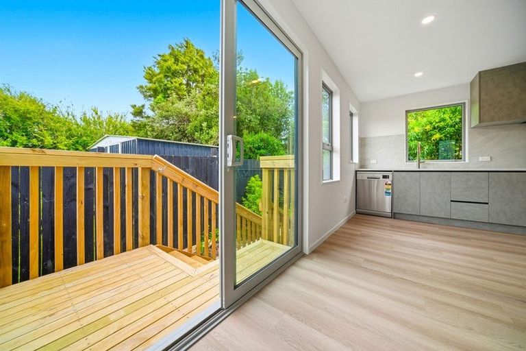 Photo of property in 26e Trojan Crescent, New Lynn, Auckland, 0600