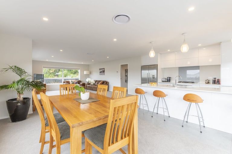 Photo of property in 16 Prestbury Grove, Churton Park, Wellington, 6037