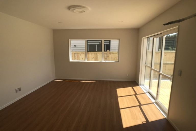 Photo of property in 12 Greenfinch Road, Hobsonville, Auckland, 0616