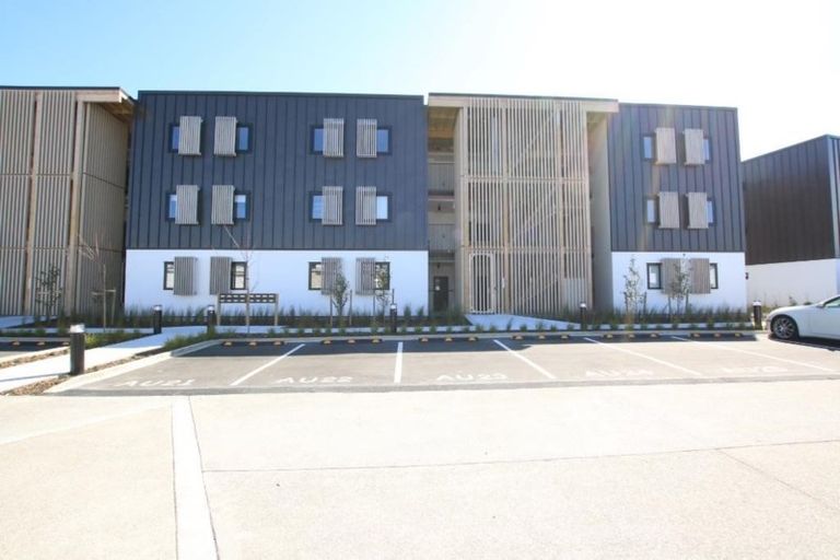 Photo of property in 1/167 Hobsonville Point Road, Hobsonville, Auckland, 0616