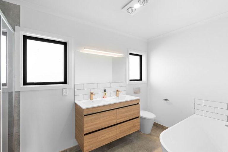 Photo of property in 102 Kukutauaki Road, Koputaroa, Shannon, 5575