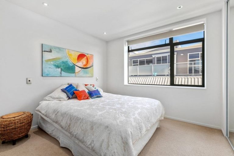 Photo of property in 9/48 Marine Parade, Mount Maunganui, 3116