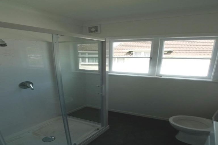 Photo of property in 1/190 The Parade, Island Bay, Wellington, 6023