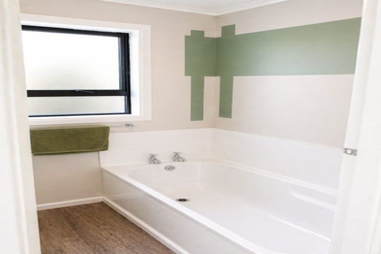 Photo of property in 132 Pacific Road, North New Brighton, Christchurch, 8083