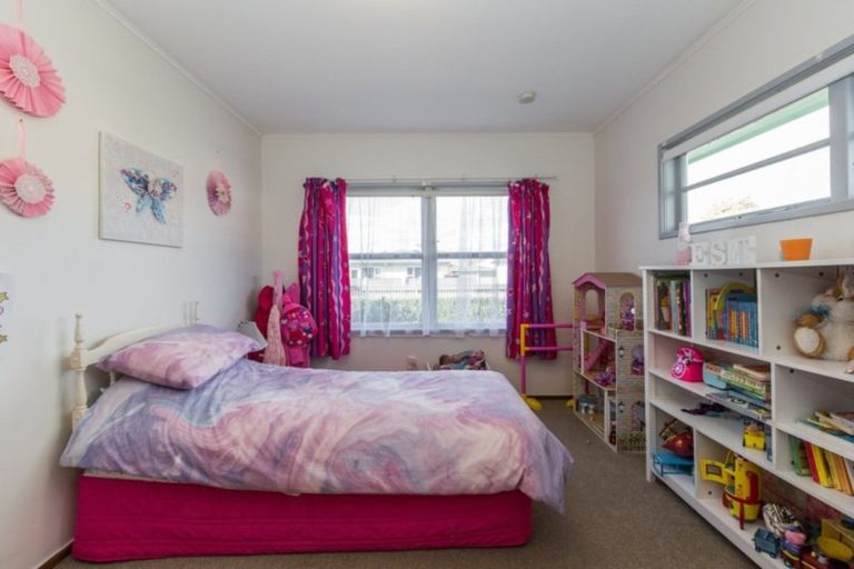 Photo of property in 10 Pembroke Street, Taradale, Napier, 4112
