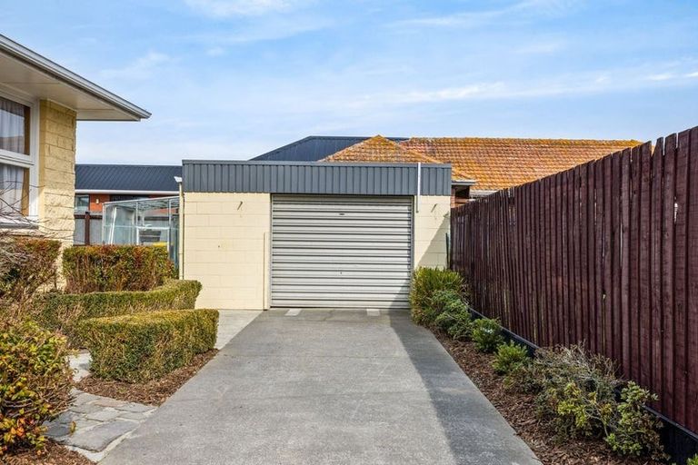 Photo of property in 2/4 Apollo Place, Papanui, Christchurch, 8052
