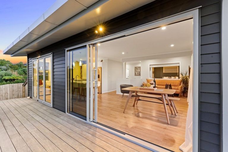 Photo of property in 2/17 Moffat Road, Red Beach, 0932