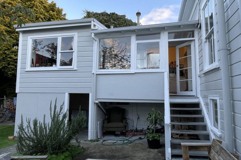 Photo of property in 19 Myrtle Crescent, Mount Cook, Wellington, 6021