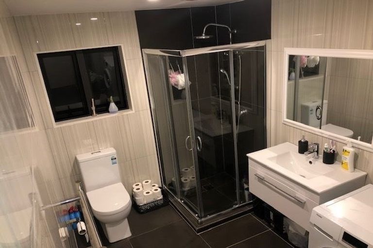 Photo of property in 20a Malmo Place, Massey, Auckland, 0614