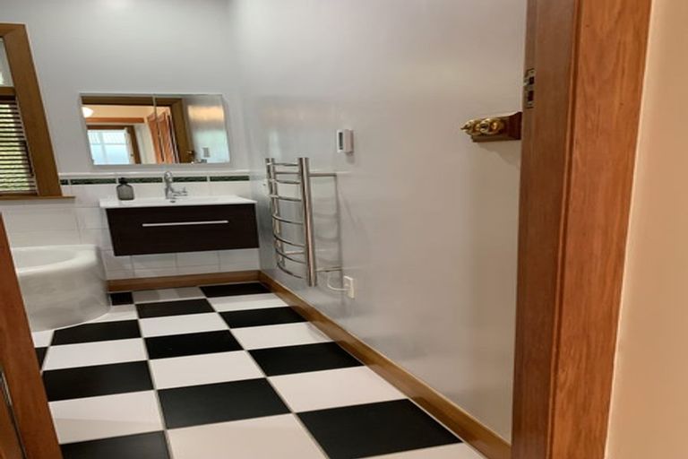 Photo of property in 9 Burrows Avenue, Karori, Wellington, 6012