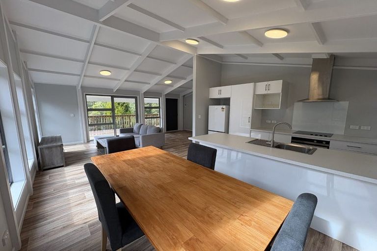 Photo of property in 106c Wyndham Road, Pinehaven, Upper Hutt, 5019