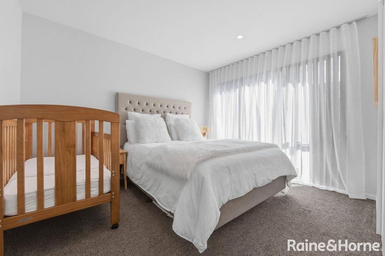 Photo of property in 19b Standage Lane, Kelston, Auckland, 0602