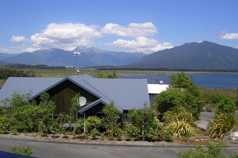 Photo of property in 16a Lake Brunner Road, Moana, 7872