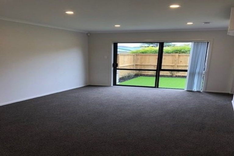 Photo of property in 5/9 Marlene Avenue, Te Atatu South, Auckland, 0610