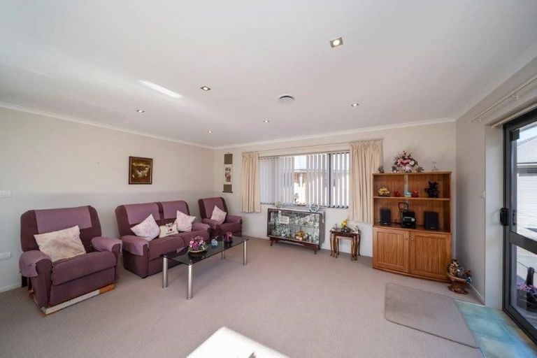 Photo of property in 16a Milmoe Street, Hawera, 4610