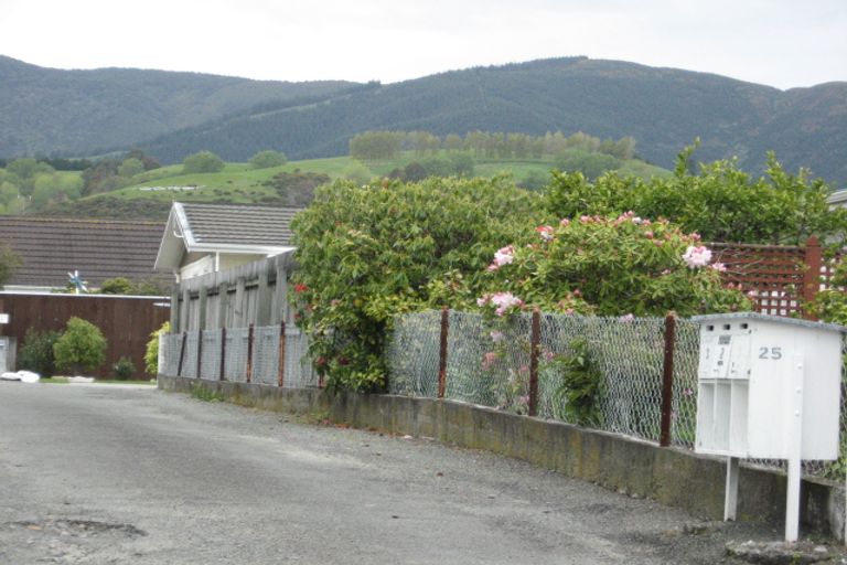 Photo of property in 3/25 Kipling Crescent, Stoke, Nelson, 7011