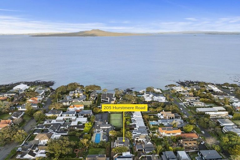 Photo of property in 205a Hurstmere Road, Takapuna, Auckland, 0622