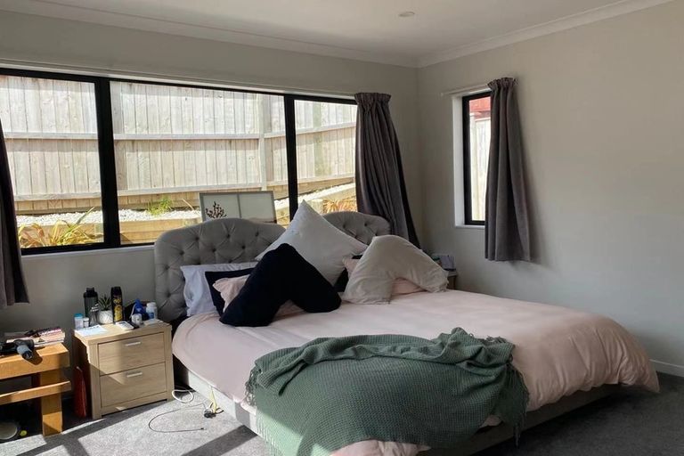 Photo of property in 12 Mamuku Drive, Massey, Auckland, 0614