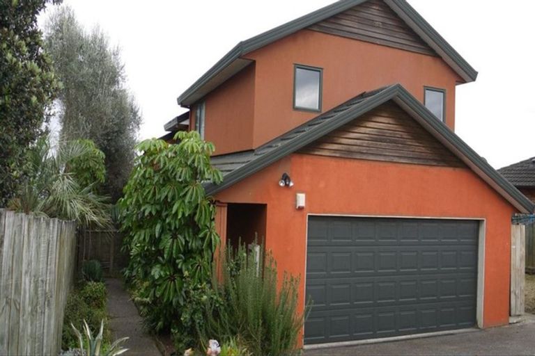 Photo of property in 21 Samara Place, Clendon Park, Auckland, 2103