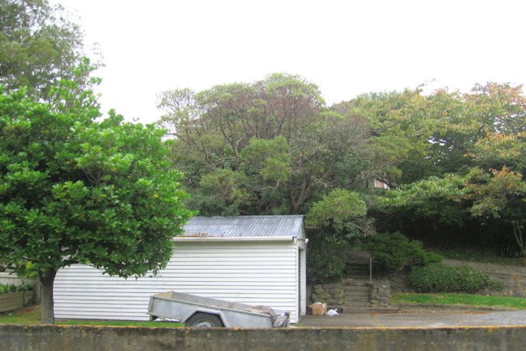 Photo of property in 28 Collins Avenue, Tawa, Wellington, 5028