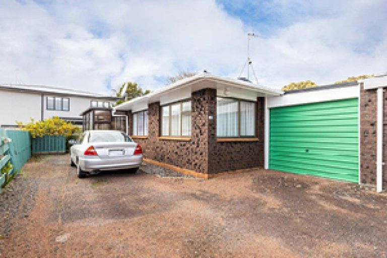 Photo of property in 71a Eliot Street, New Plymouth, 4310