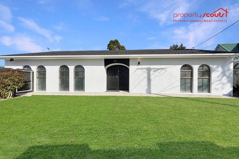 Photo of property in 2/78 Rangatira Road, Beach Haven, Auckland, 0626