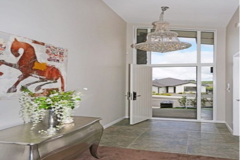 Photo of property in 16 Knoll Rise, Pukekohe, 2120