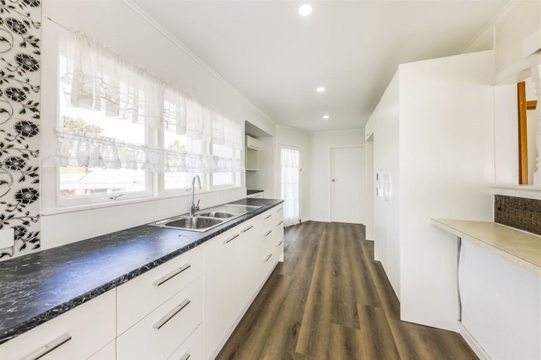 Photo of property in 65 Christmas Road, Manurewa, Auckland, 2102