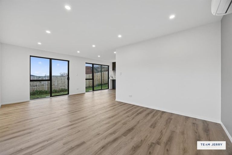 Photo of property in 25b Jandell Crescent, Bucklands Beach, Auckland, 2014