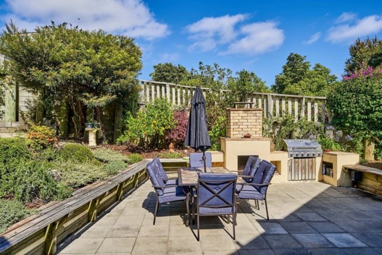 Photo of property in 22 The Crowsnest, Whitby, Porirua, 5024