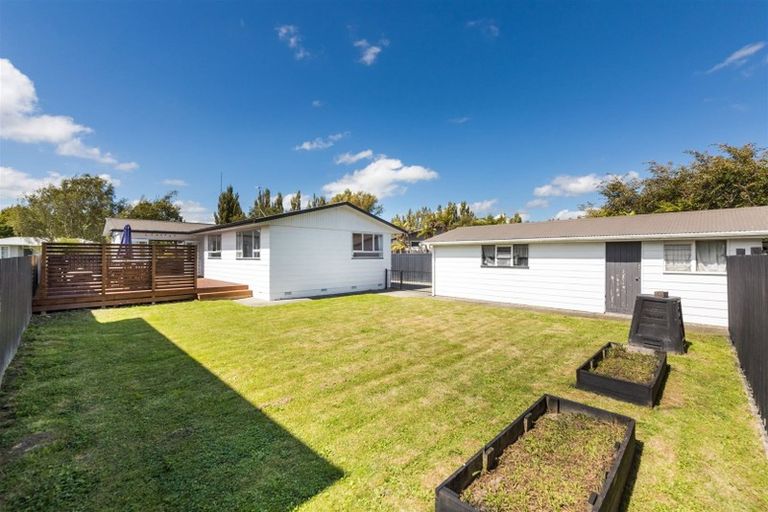 Photo of property in 22 Ruamahanga Crescent, Terrace End, Palmerston North, 4410