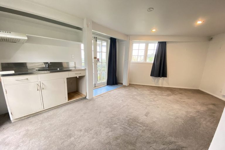 Photo of property in 64 Manuka Road, Glenfield, Auckland, 0629