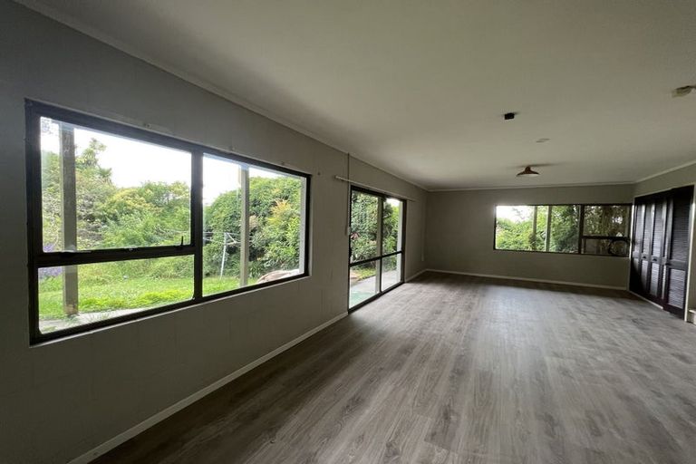 Photo of property in 61 Lyons Avenue, Murrays Bay, Auckland, 0630