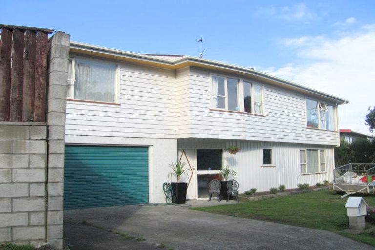 Photo of property in 9 Brora Crescent, Papakowhai, Porirua, 5024