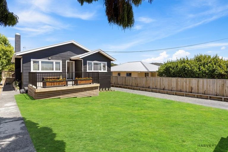 Photo of property in 20 Norman Road, Titirangi, Auckland, 0604