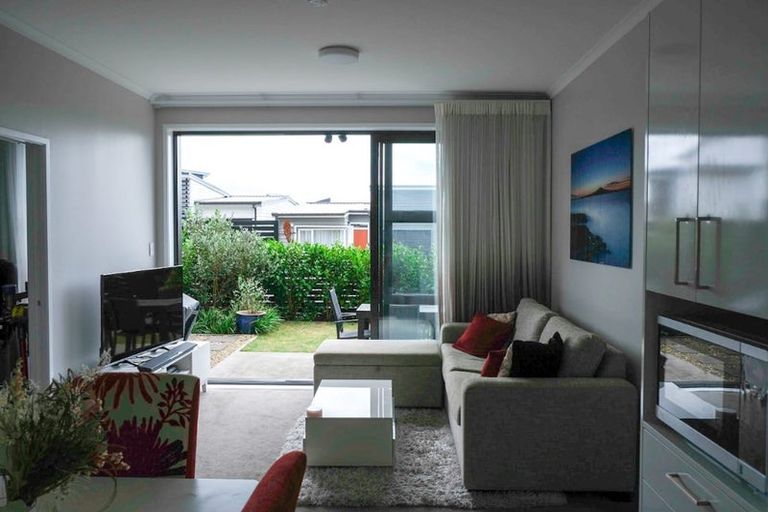 Photo of property in 10 Raranga Lane, Hobsonville, Auckland, 0616