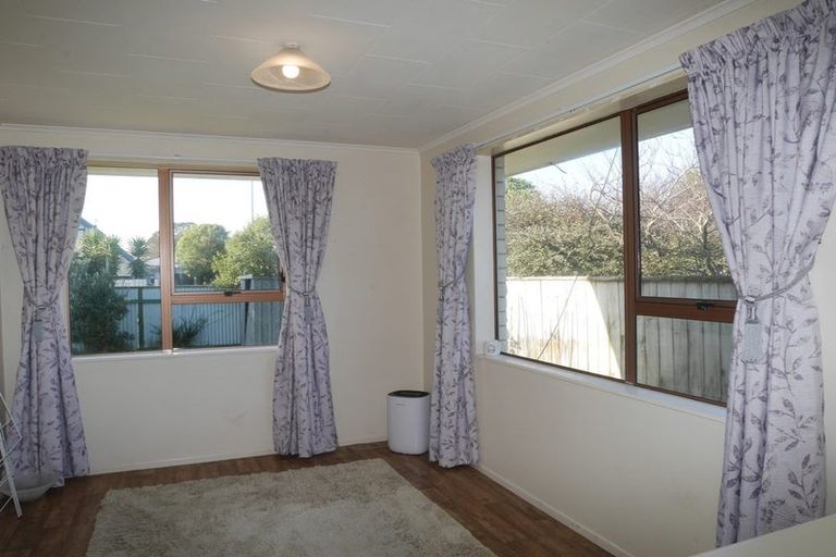 Photo of property in 62a Mazengarb Road, Paraparaumu Beach, Paraparaumu, 5032
