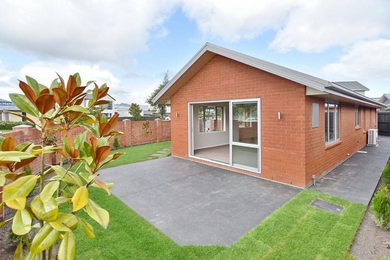 Photo of property in 49a Mcmahon Drive, Aidanfield, Christchurch, 8025