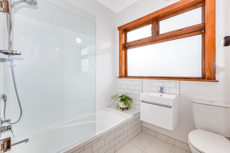 Photo of property in 10 Chelsea Street, Miramar, Wellington, 6022