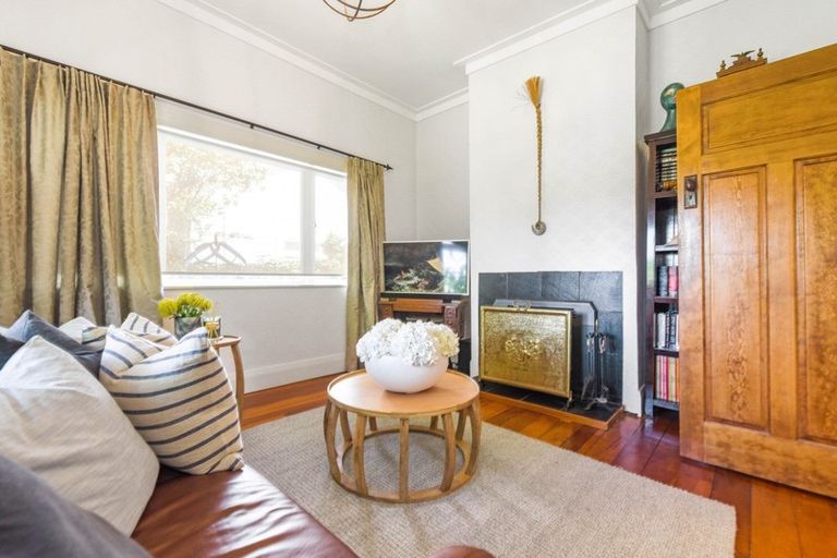 Photo of property in 11 Young Street, Claudelands, Hamilton, 3214