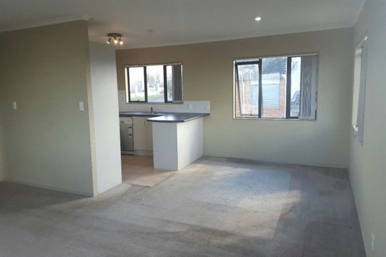Photo of property in 14 Gordon Stanley Drive, Massey, Auckland, 0614