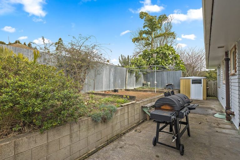 Photo of property in 9 Awaroa Road, Helensville, 0800