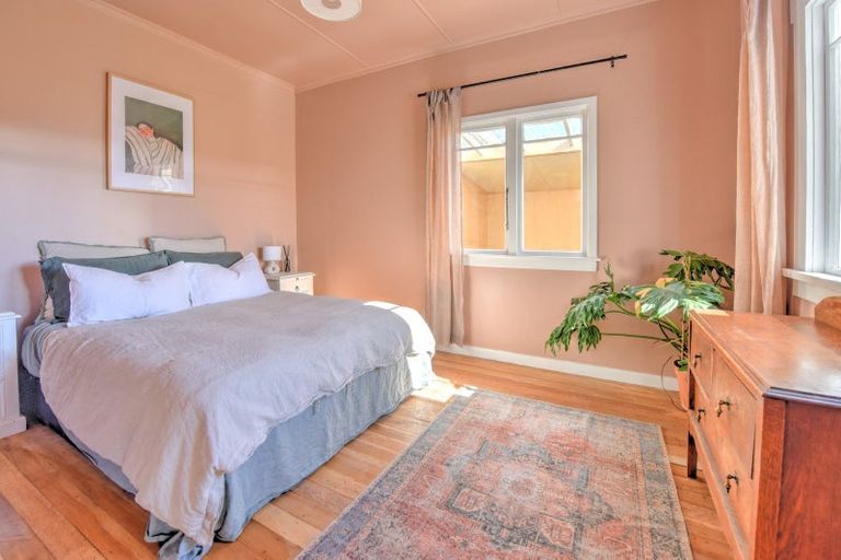 Photo of property in 9 Essex Street, Mossburn, 9792