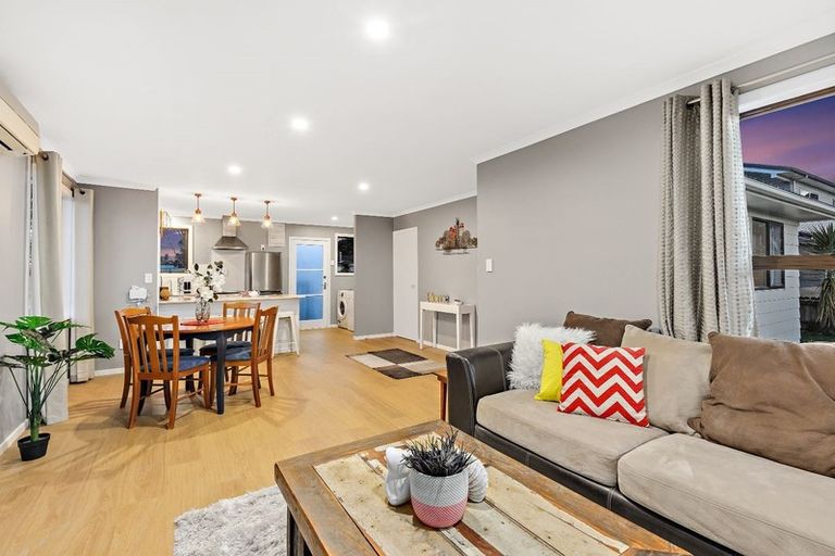 Photo of property in 6 Patrice Place, Massey, Auckland, 0614