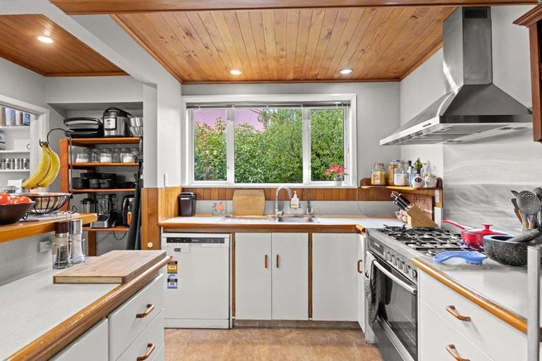 Photo of property in 11 Pannell Avenue, Wainoni, Christchurch, 8061